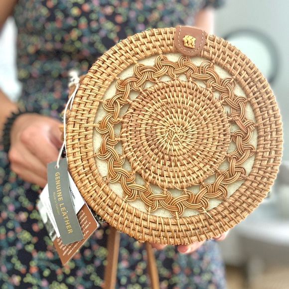 NWT Handwoven artisanal Rattan Round Bag - Picture 9 of 9